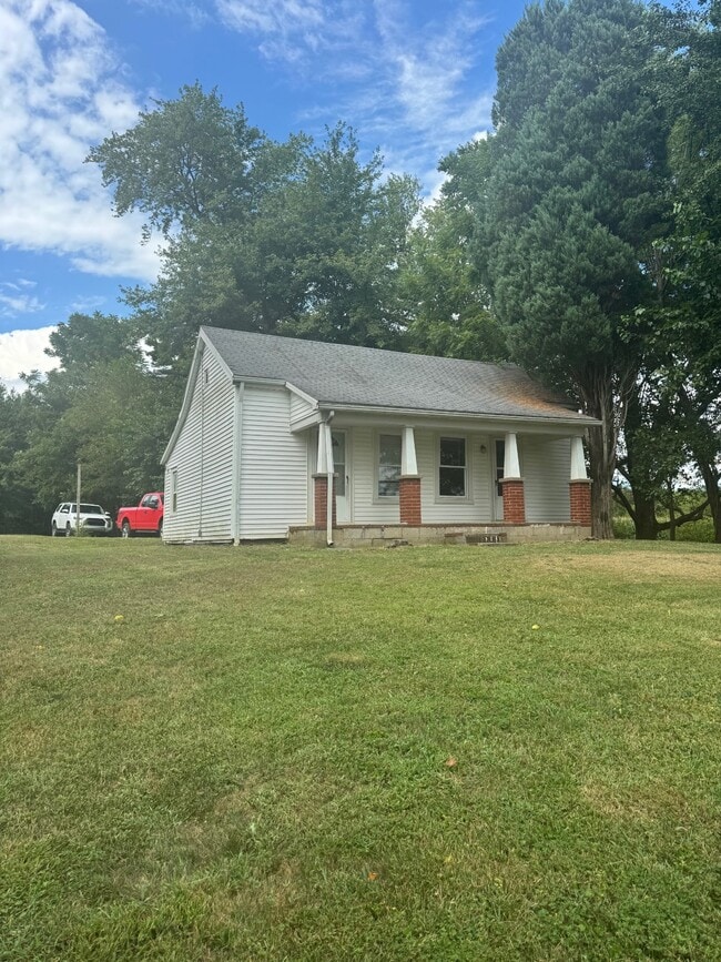 Building Photo - 758 E County Rd 750 N