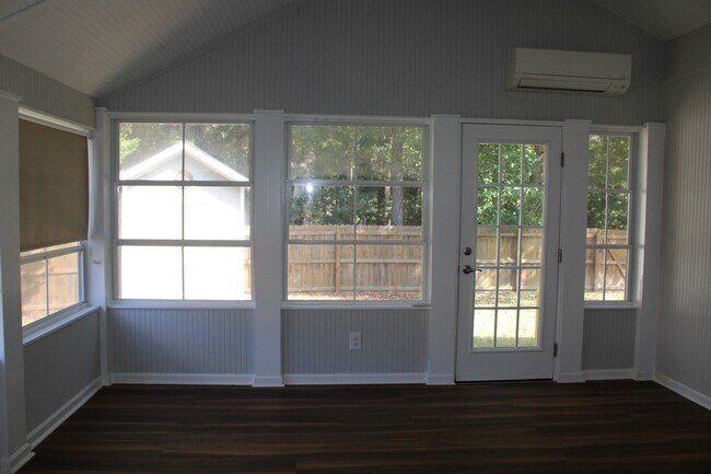 Building Photo - 312 Evening Star Dr