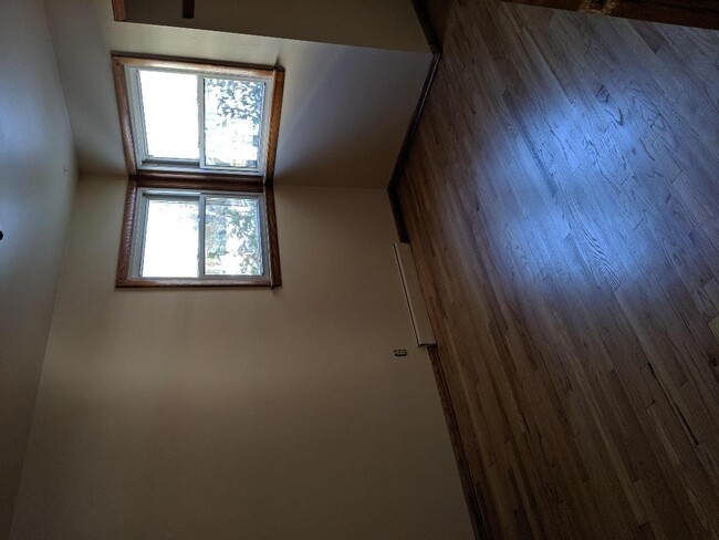 BR - 2123 S 108th St