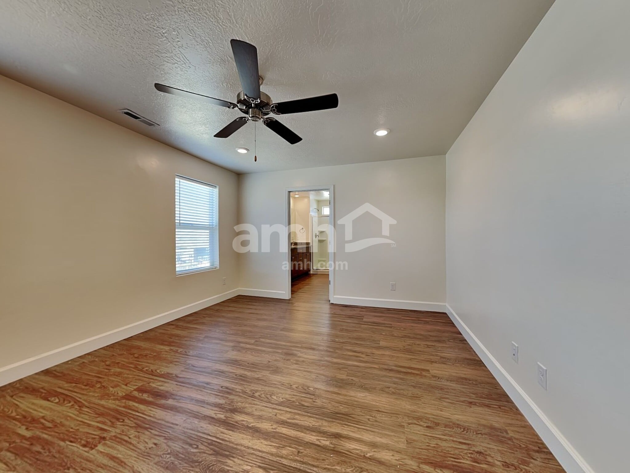 Building Photo - 1233 Wagon Way