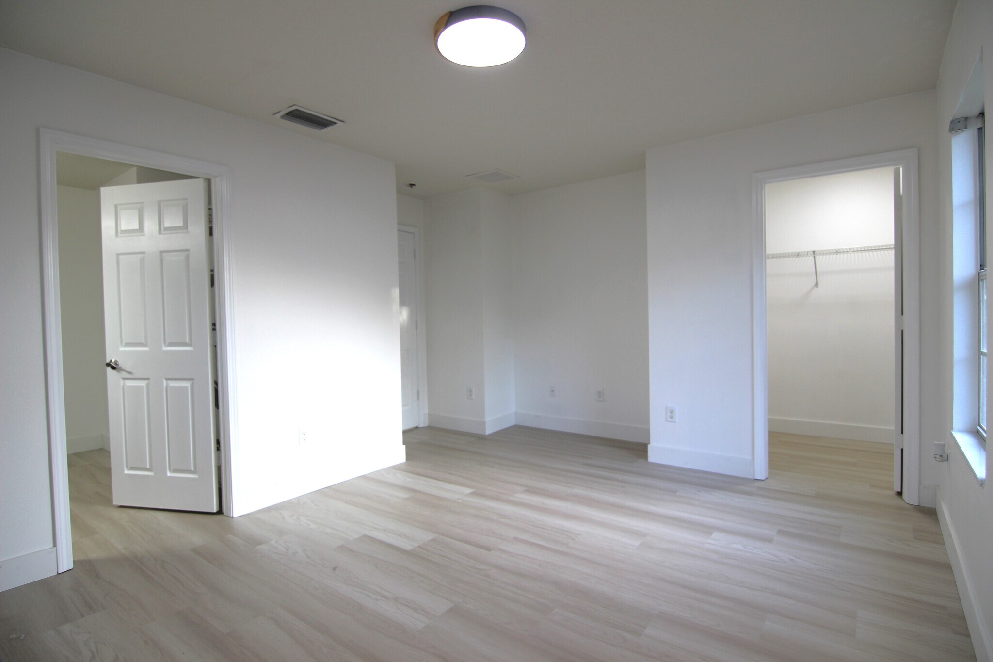 Building Photo - 4635 Chatterton Way
