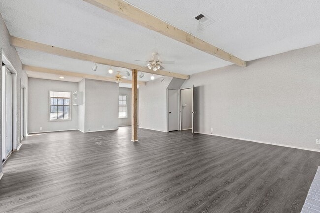 Building Photo - Blissful in Burleson ISD