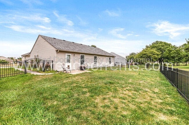 Building Photo - 127 Broadmoor Bend