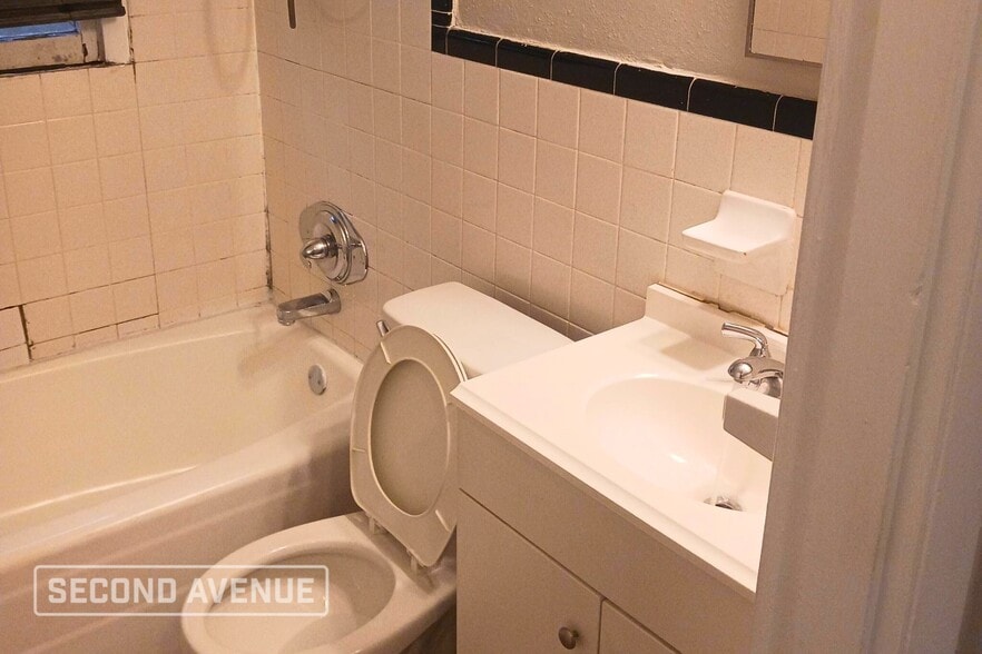 Building Photo - 816 Wear Dr