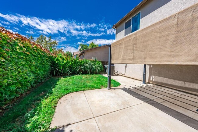 Building Photo - Beautifully Updated North Clovis 3/2.5