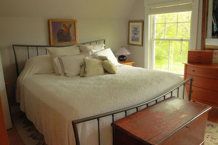 Building Photo - 26 N Main, 2