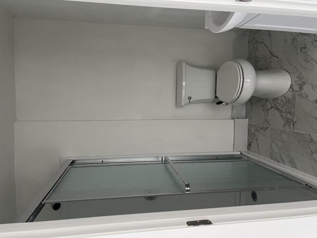 Building Photo - 17450 SE Mill St