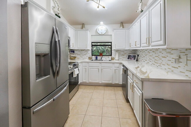 Building Photo - 3046 Buttercup Ln