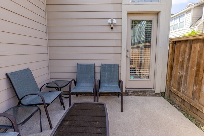 Building Photo - 5208 Petty St