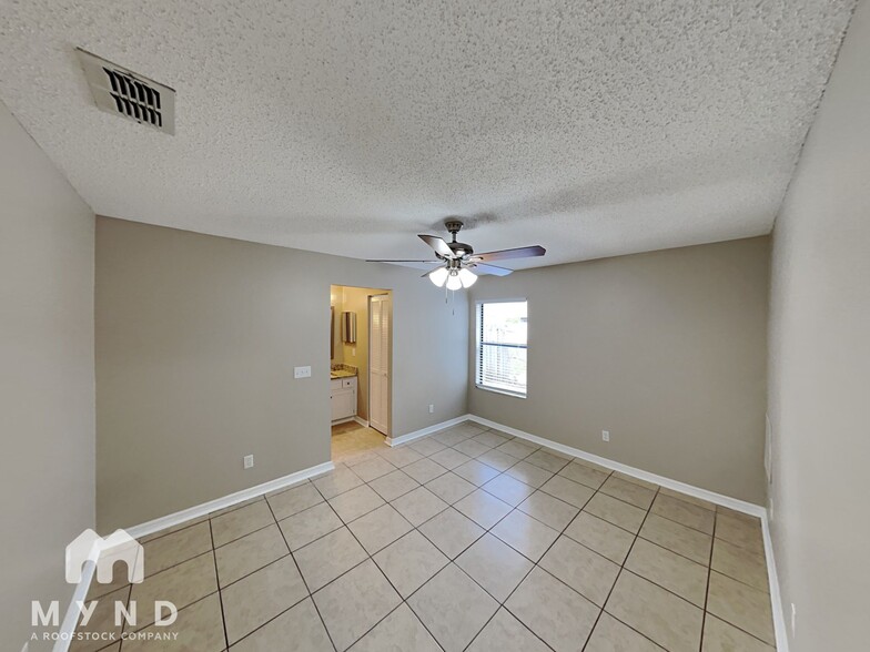Building Photo - 604 Chilt Dr