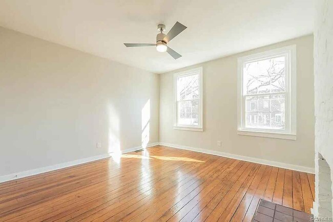 Building Photo - 2 N Plum St