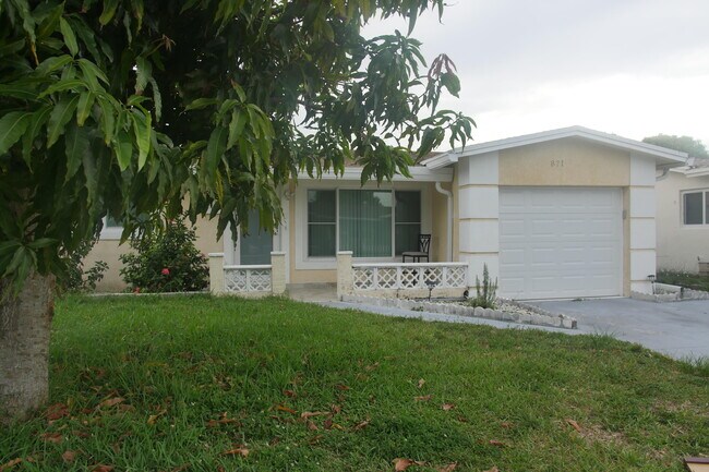 Building Photo - 871 SW 63rd Terrace