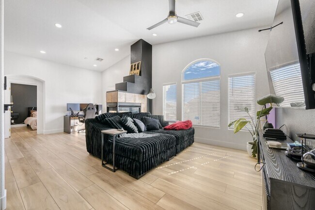 Building Photo - 6752 Lookout Lodge Ln