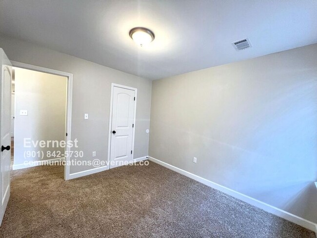 Building Photo - 8919 Kathryn Grace Dr