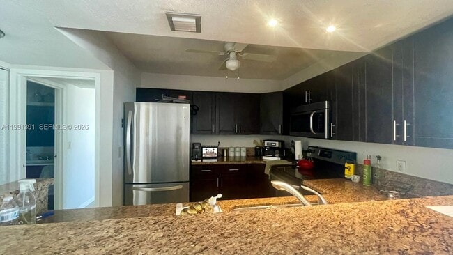 Building Photo - 2017 S Ocean Dr