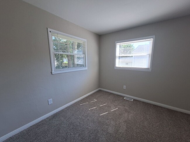 Building Photo - 3303 Candlewood Dr