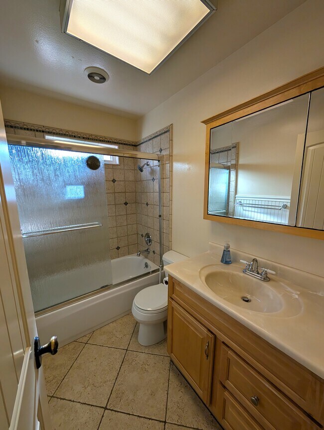 Building Photo - 27124 Cabrera Ave