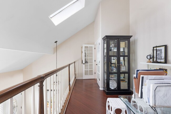 Building Photo - Modern Luxury in Cypress – 4BR Home with H...