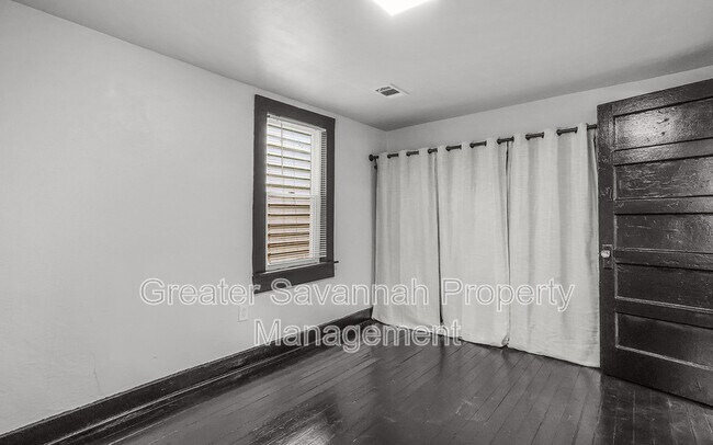 Building Photo - 2221 Harden St