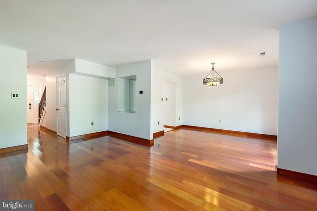 Building Photo - 7603 Heatherton Ln
