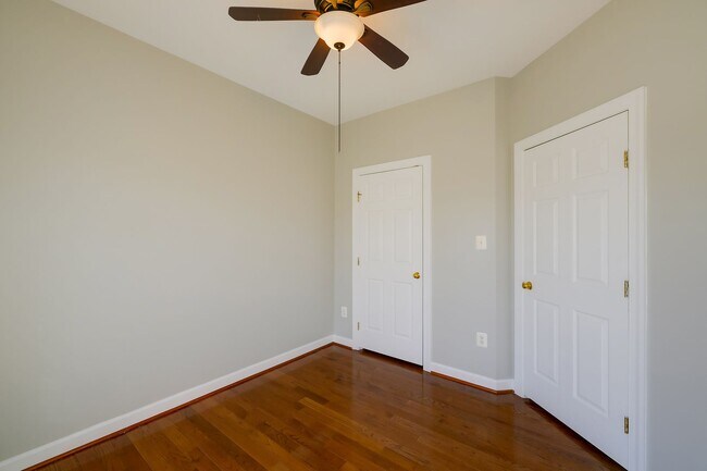 Building Photo - Luxury Living in the Villages of Urbana