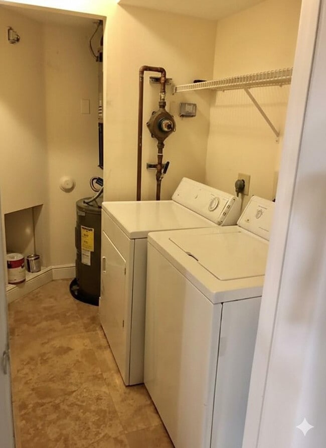 Building Photo - 8721 Wiles Rd