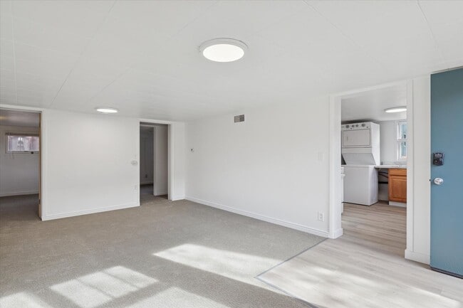 Building Photo - Price Drop!!!! Bright & Updated 2-Bed Boulder Duplex with Huge Private Yard!!