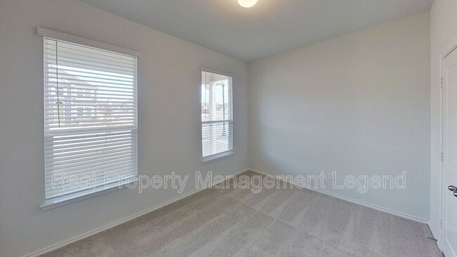 Building Photo - 8998 Fair Oaks Dr