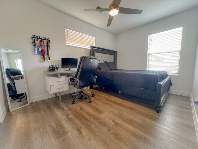 Building Photo - 18323 River Sage Dr