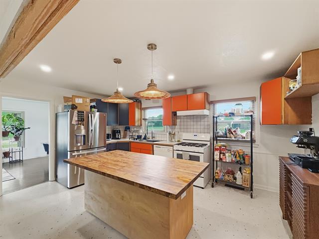 Building Photo - 2137 Lenamon Dr