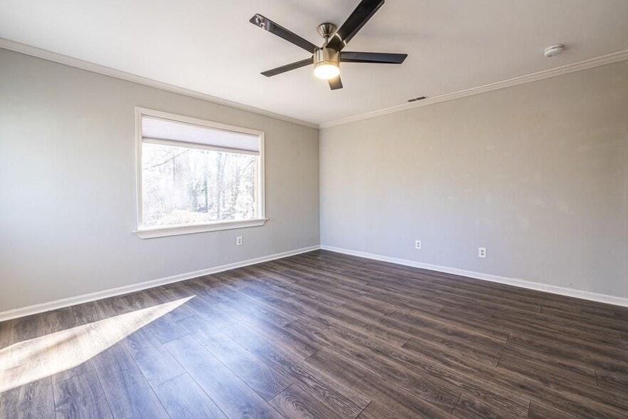 Building Photo - 1570 Spring Ln NW