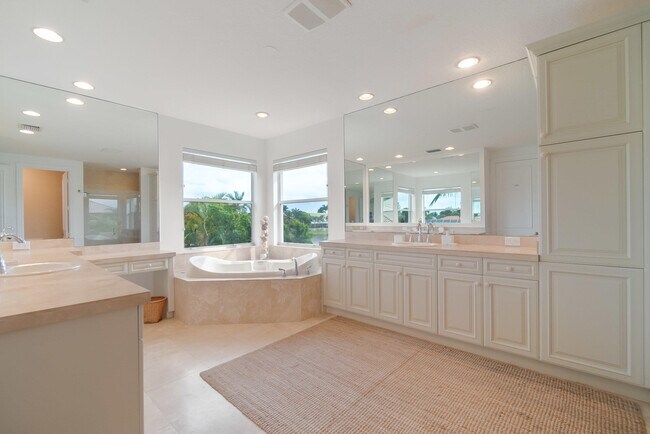 Building Photo - 4510 Island Reef Dr