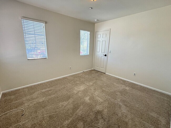 Building Photo - Executive Style Vista Home at an Affordabl...