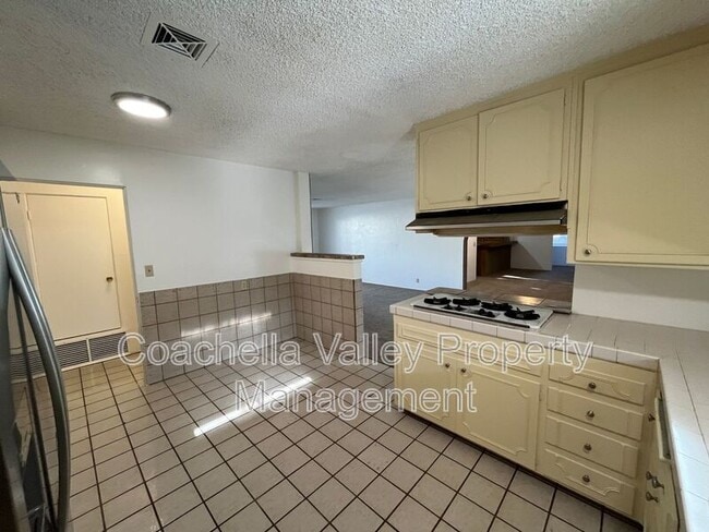 Building Photo - 1545 Inca Cir