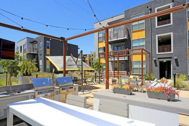 Building Photo - 3645 Haven Ave