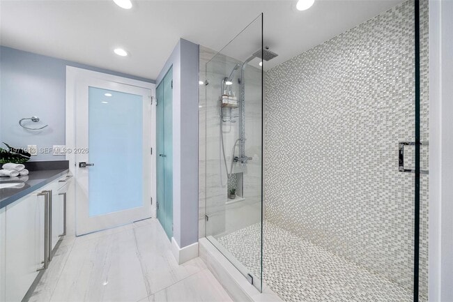 Building Photo - 226 Ocean Dr