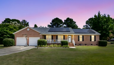 Building Photo - 3 Bedroom, 2 Bath Home