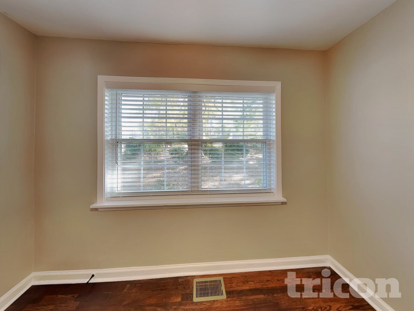 Building Photo - 2001 E Lake Dr