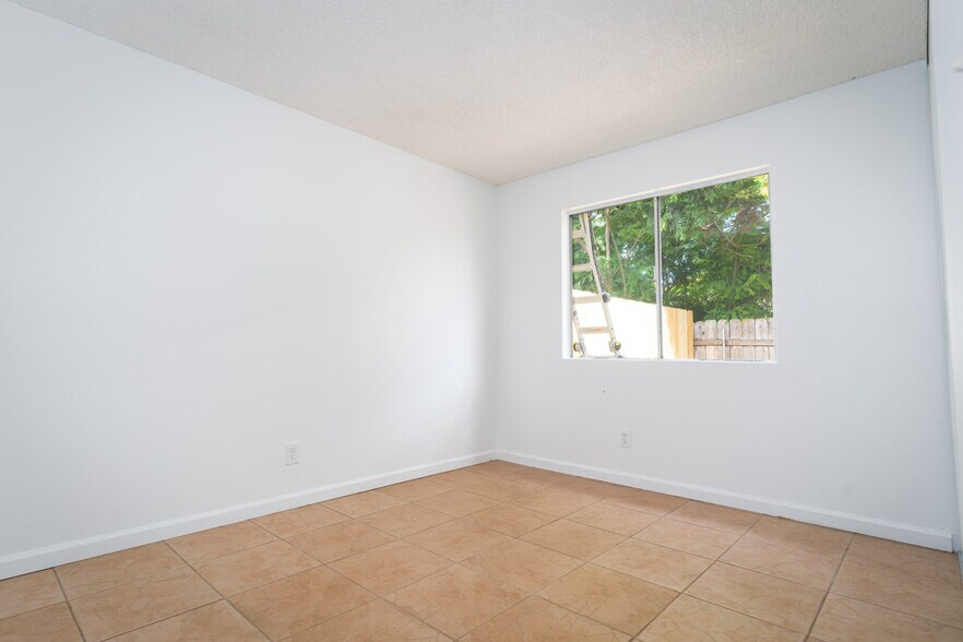 Building Photo - 8765 Lamar St