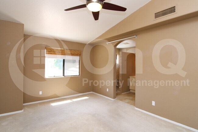 Building Photo - 710 S St Martin Dr