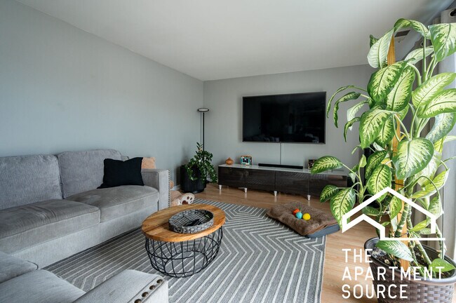 Building Photo - 2300 N Harlem Ave