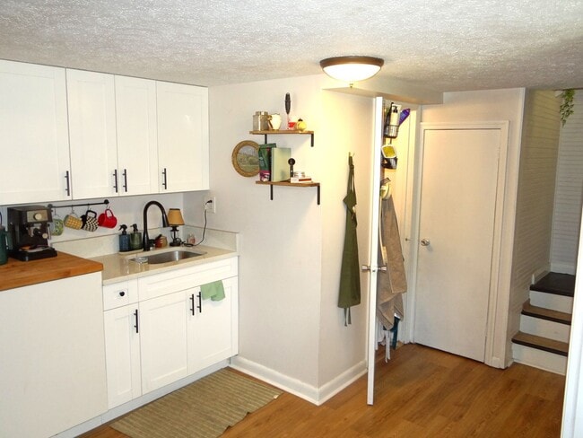 Building Photo - 1 bed / 1 bath rental in Seminole Heights