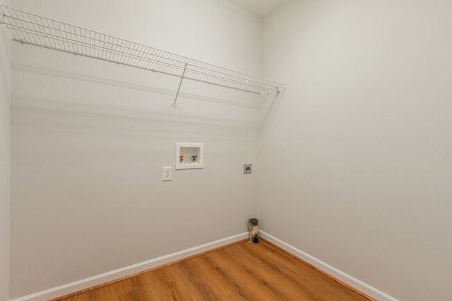 Building Photo - 4525 Village Ct