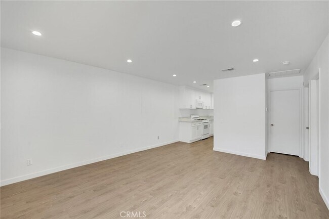 Building Photo - 1117 Linden Ave
