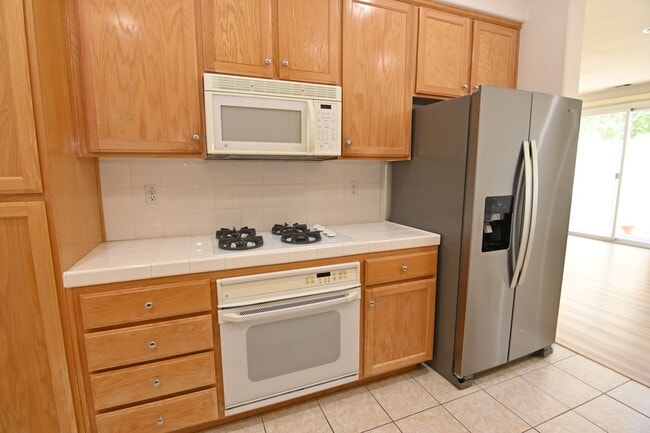 Building Photo - 6391 Sussex Ct