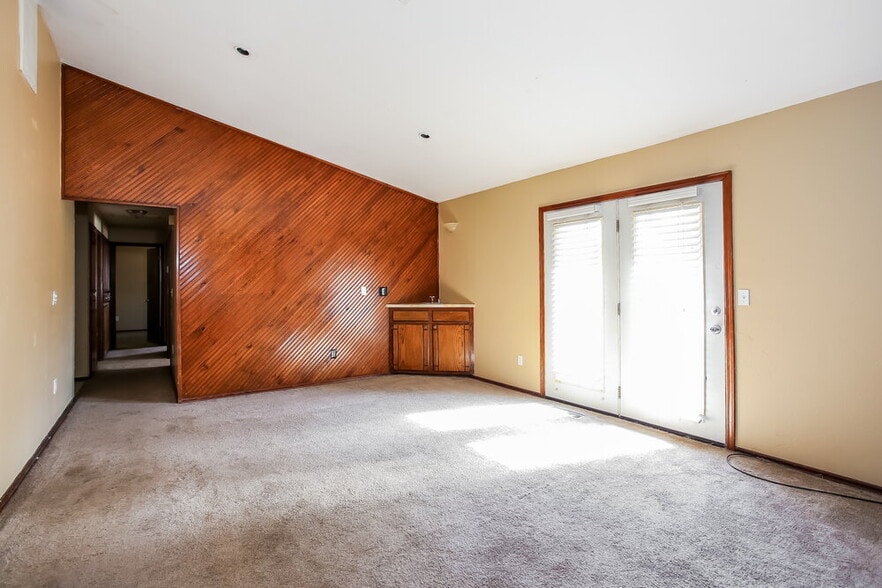 Building Photo - 808 Waterview Rd