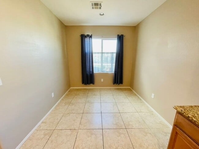 Building Photo - Beautiful Upgraded, single story home in a...
