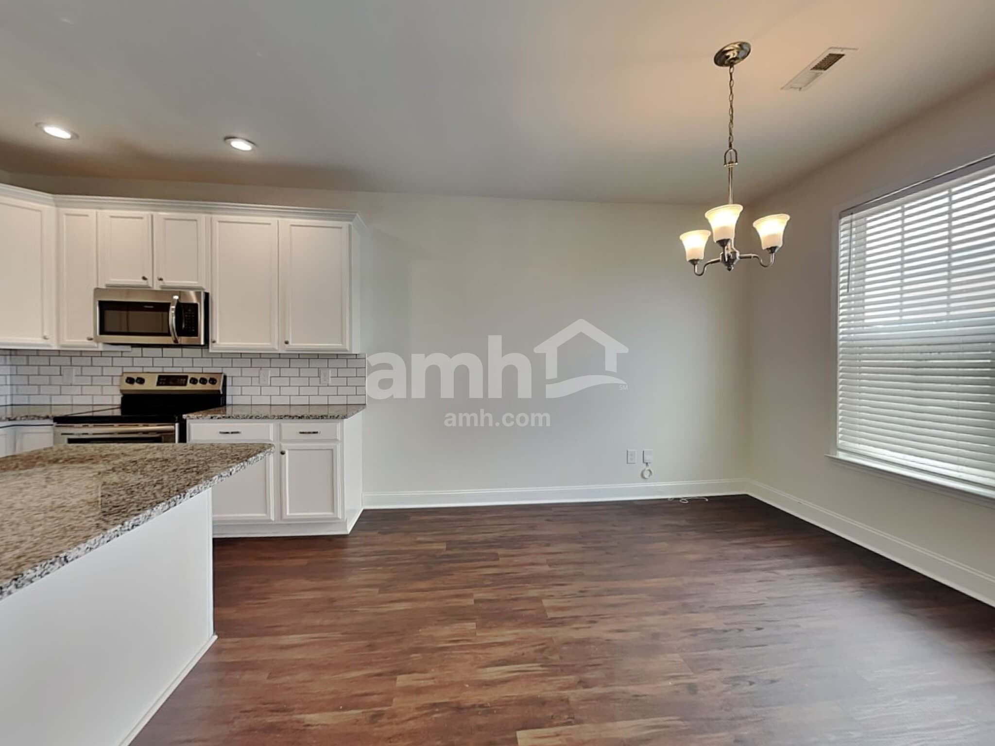 Building Photo - 574 Chantry Ln