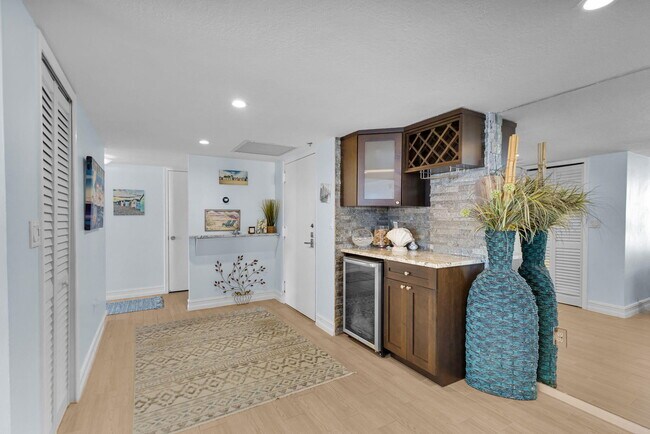 Building Photo - 4200 N Ocean Dr