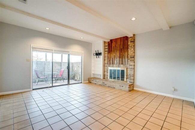 Building Photo - 3025 Hulen Ct